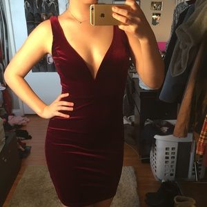 Burgundy Deep V-Wire Velvet Dress 🥀
